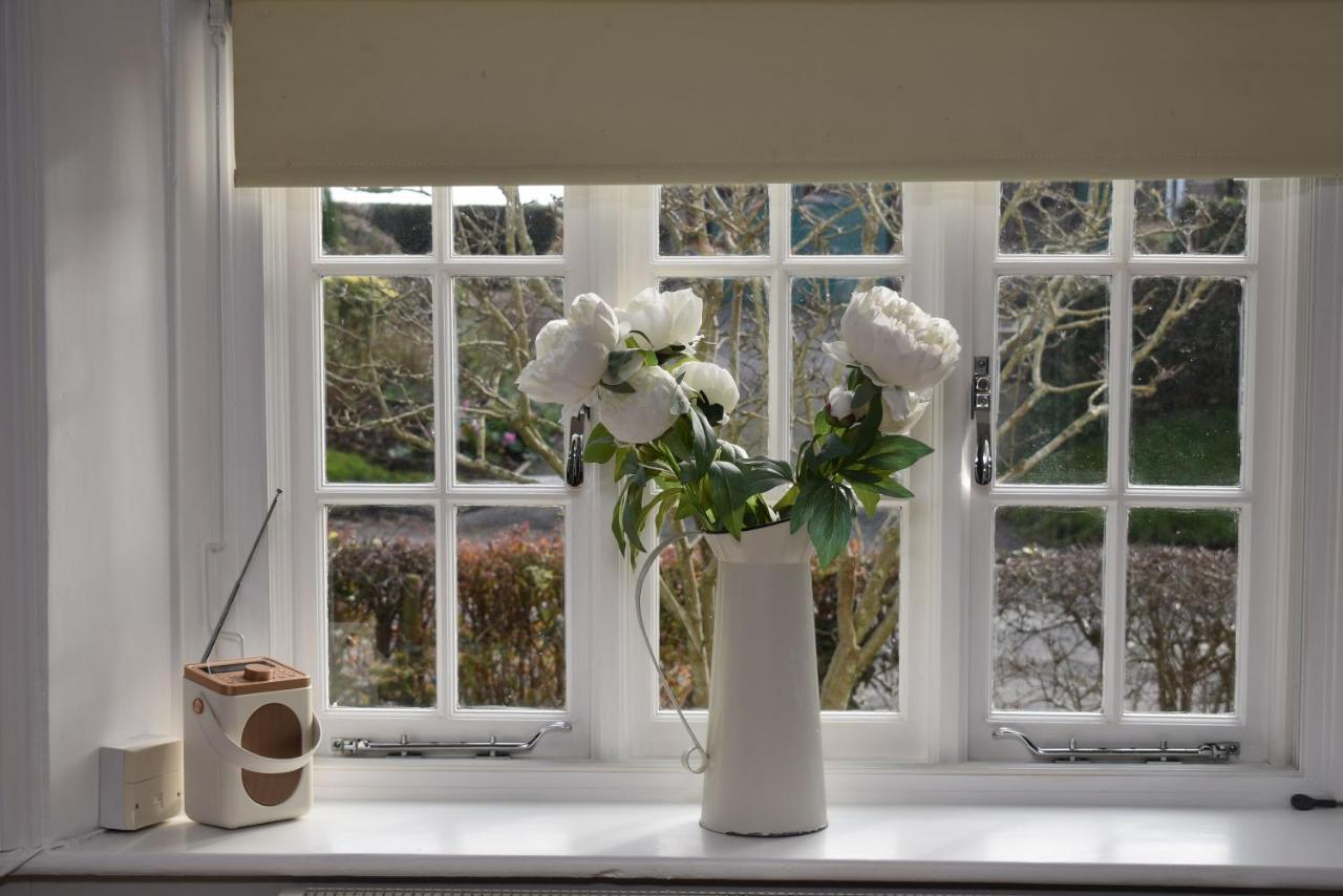 Rose Mullion Cottage Pett ภายนอก รูปภาพ