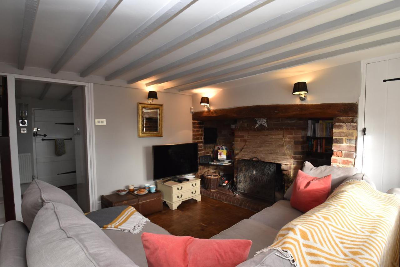 Rose Mullion Cottage Pett ภายนอก รูปภาพ