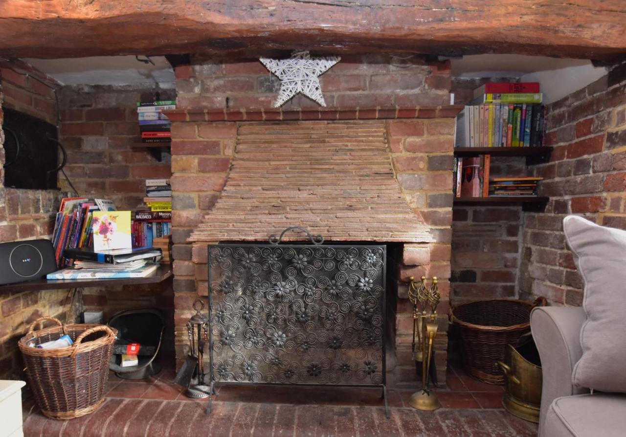 Rose Mullion Cottage Pett ภายนอก รูปภาพ